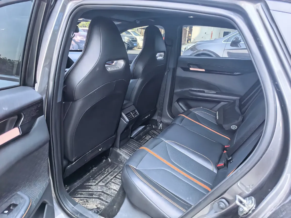 2024 ChangAn UNI-V 1.5T 188HP L4 7DCT,autocango,china used car exporter,china ev exporter,chinese used car exporter,chinese used ev exporter