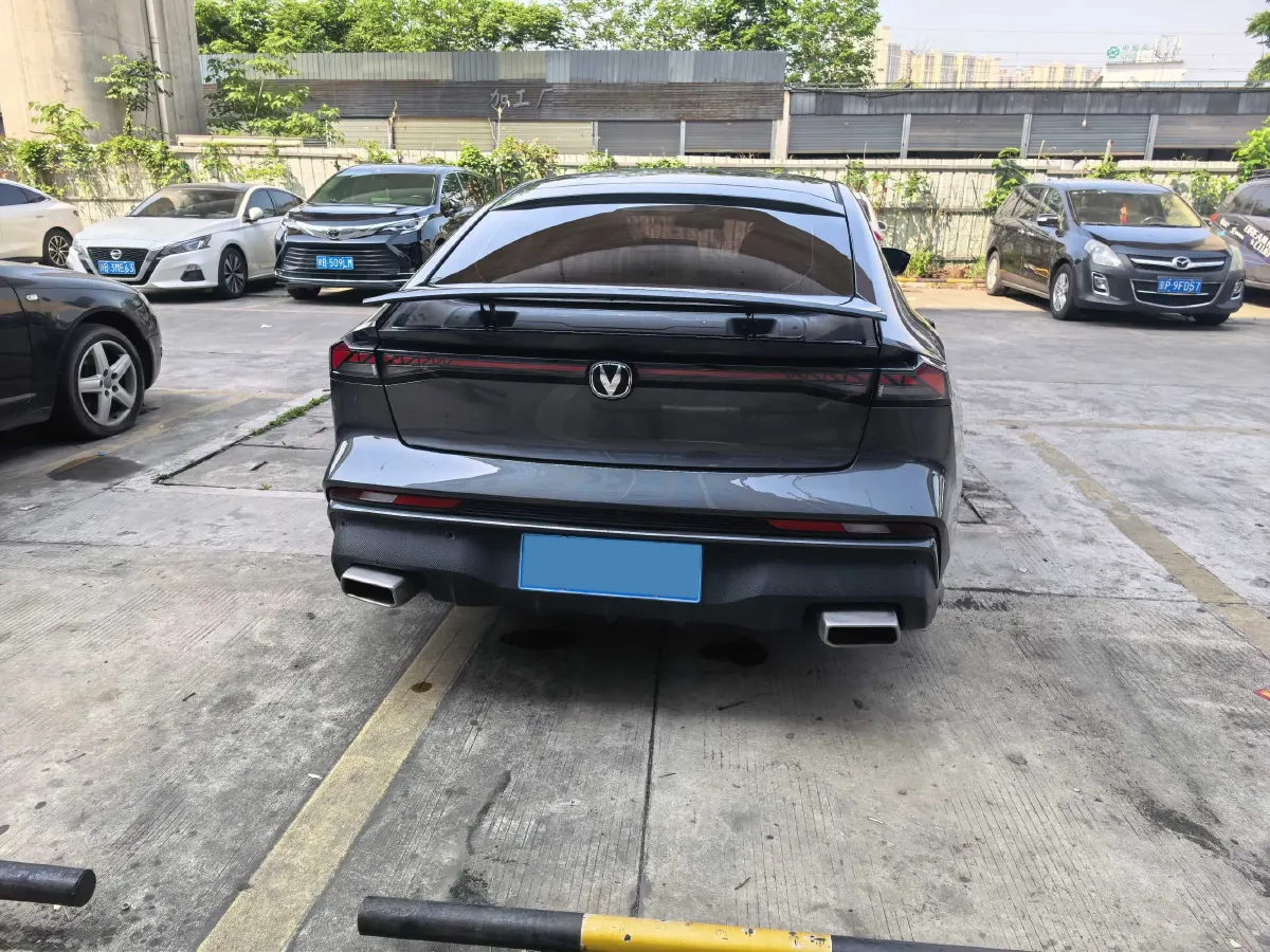 2024 ChangAn UNI-V 1.5T 188HP L4 7DCT,autocango,china used car exporter,china ev exporter,chinese used car exporter,chinese used ev exporter