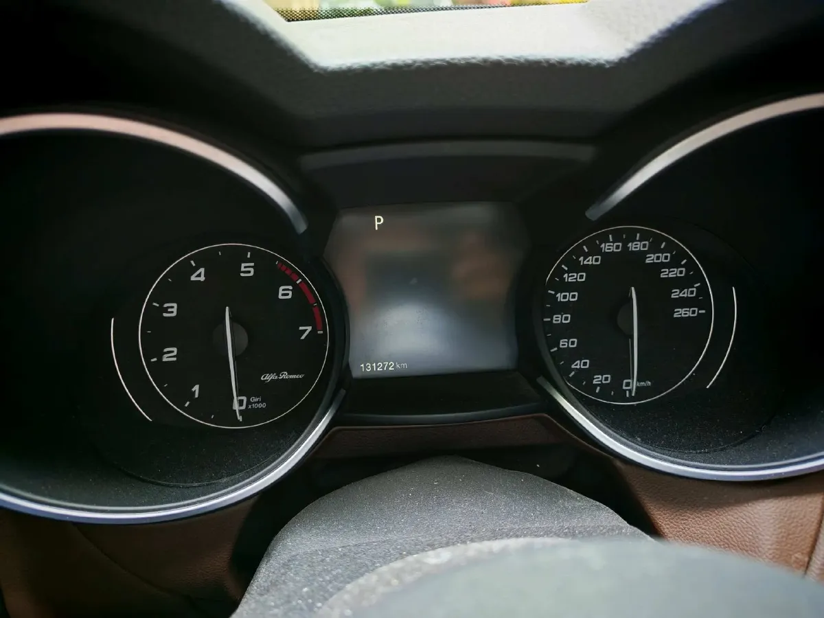 2017 Jaguar XE 2.0T 240HP L4 8AT,autocango,china used car exporter,china ev exporter,chinese used car exporter,chinese used ev exporter