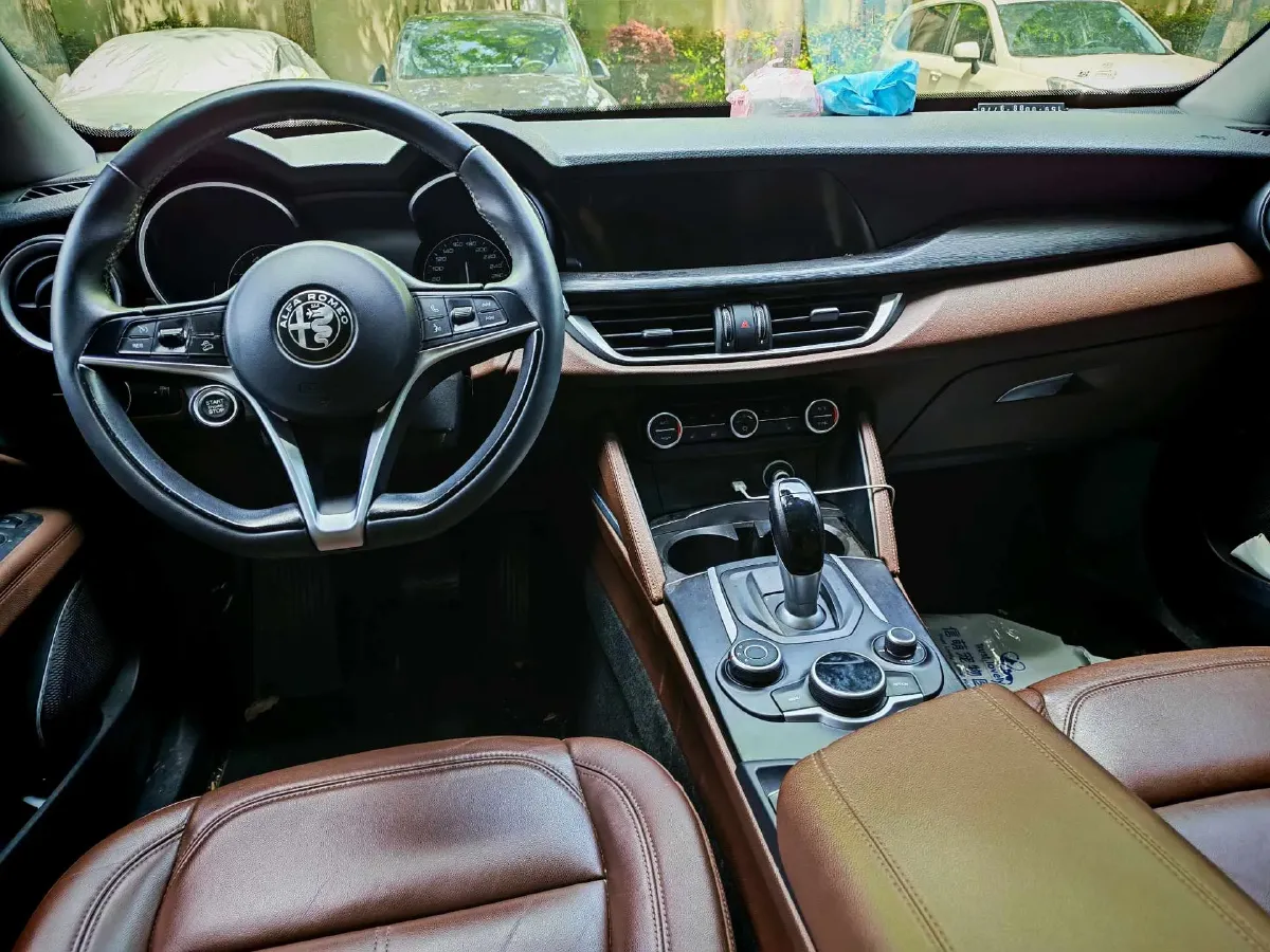 2017 Jaguar XE 2.0T 240HP L4 8AT,autocango,china used car exporter,china ev exporter,chinese used car exporter,chinese used ev exporter