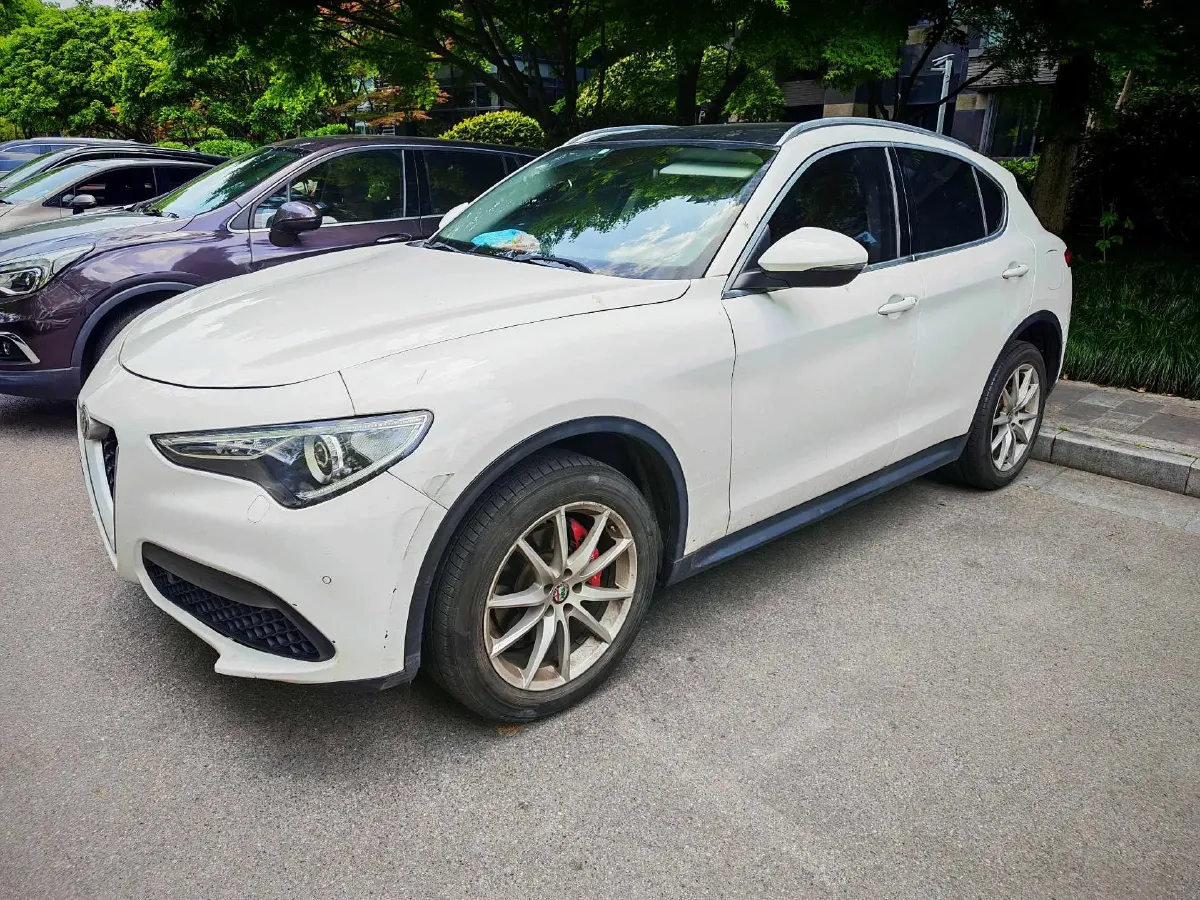 2017 Jaguar XE 2.0T 240HP L4 8AT,autocango,china used car exporter,china ev exporter,chinese used car exporter,chinese used ev exporter