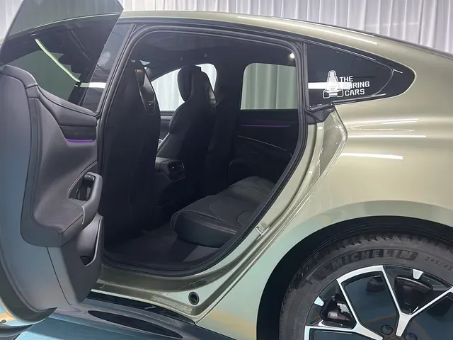 2024 MI SU7 BEV 94.3KWH,autocango,china used car exporter,china ev exporter,chinese used car exporter,chinese used ev exporter