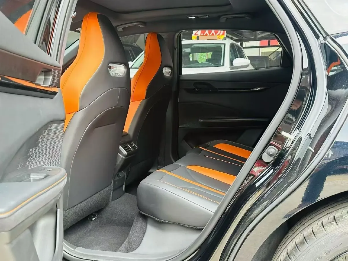 2025 ChangAn UNI-V 1.5T 192HP L4 7DCT,autocango,china used car exporter,china ev exporter,chinese used car exporter,chinese used ev exporter