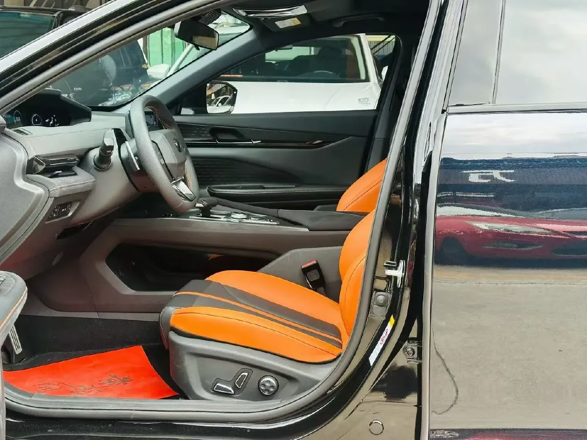 2025 ChangAn UNI-V 1.5T 192HP L4 7DCT,autocango,china used car exporter,china ev exporter,chinese used car exporter,chinese used ev exporter