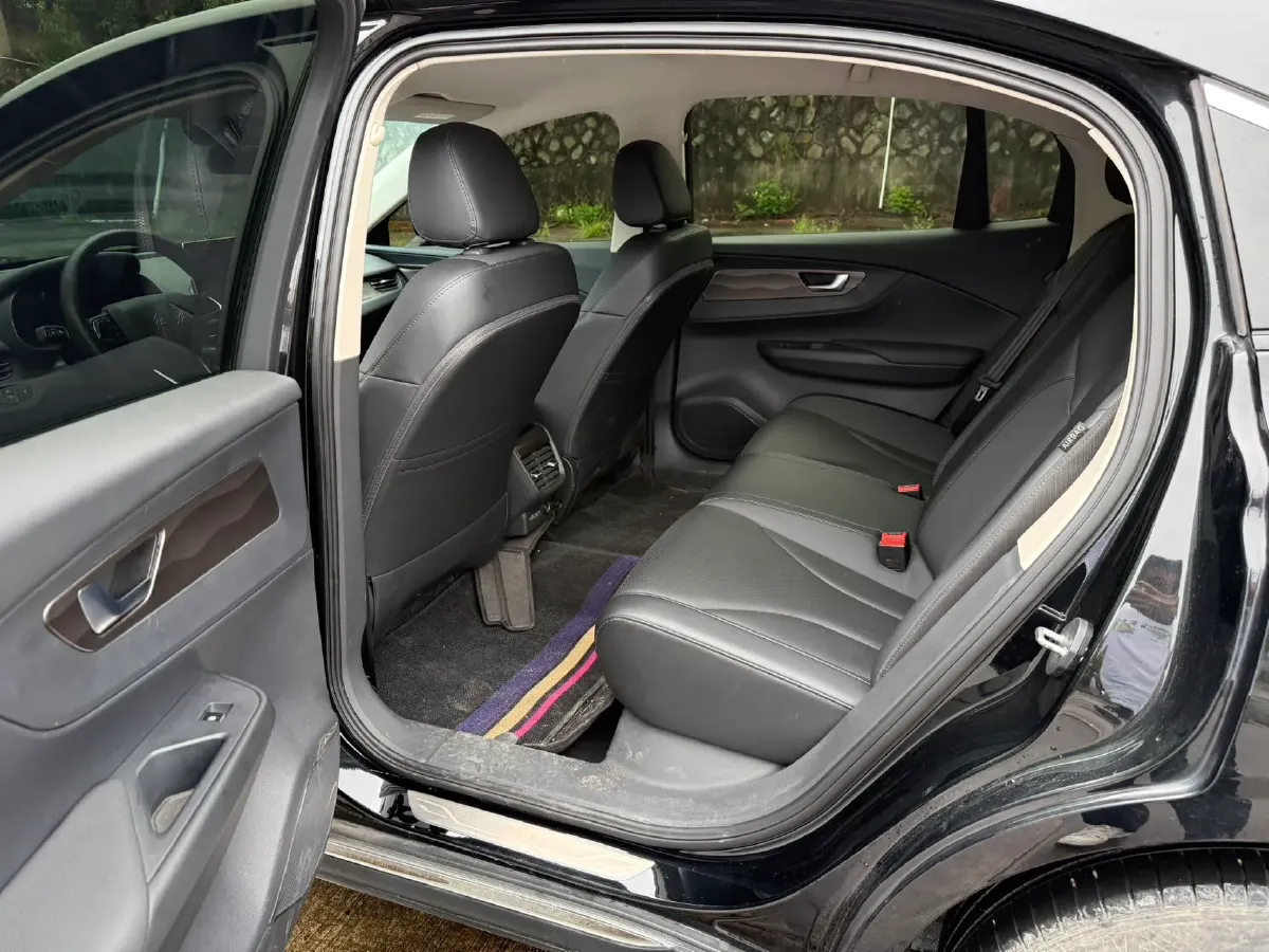 2023 HongQi E-QM5 BEV 54KWH,autocango,china used car exporter,china ev exporter,chinese used car exporter,chinese used ev exporter