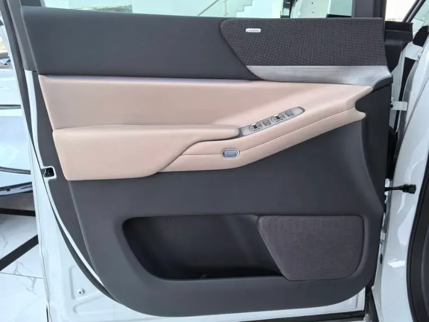 2025 Xpeng X9 BEV,autocango,china used car exporter,china ev exporter,chinese used car exporter,chinese used ev exporter