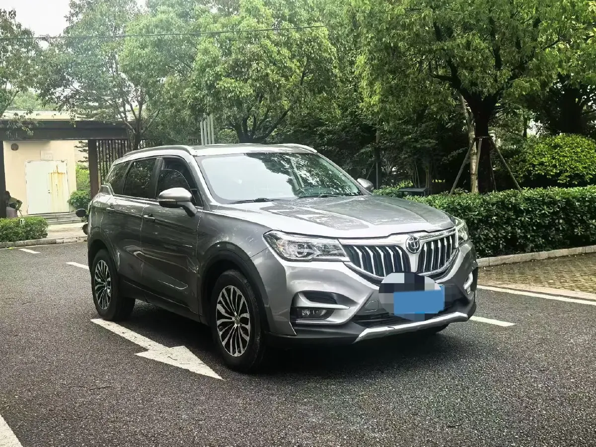 2018 Brilliance Auto V6 1.5T 150HP L4 6MT,autocango,china used car exporter,china ev exporter,chinese used car exporter,chinese used ev exporter