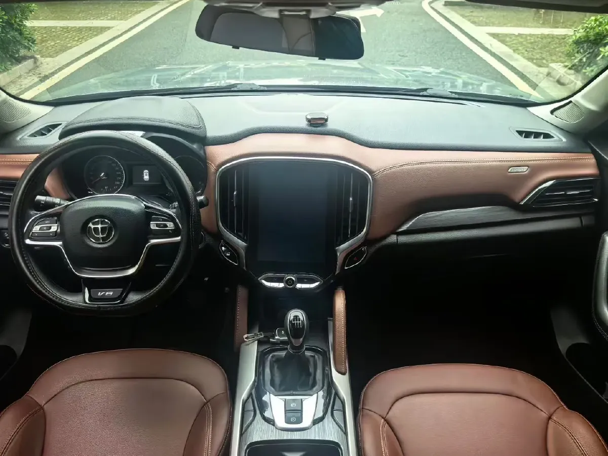 2018 Brilliance Auto V6 1.5T 150HP L4 6MT,autocango,china used car exporter,china ev exporter,chinese used car exporter,chinese used ev exporter