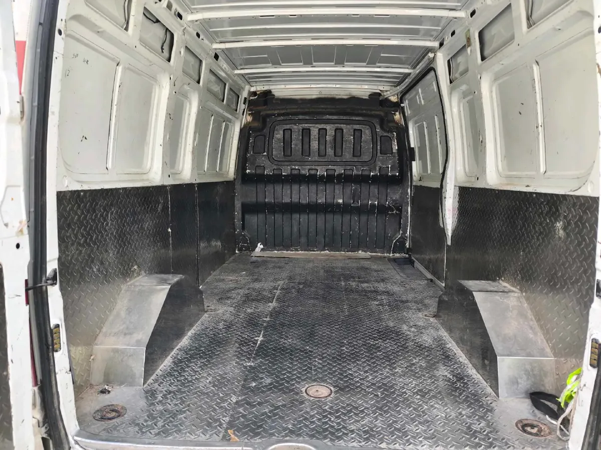 2021 MAXUS XinTu V80 2.0T 139HP L4 6MT,autocango,china used car exporter,china ev exporter,chinese used car exporter,chinese used ev exporter