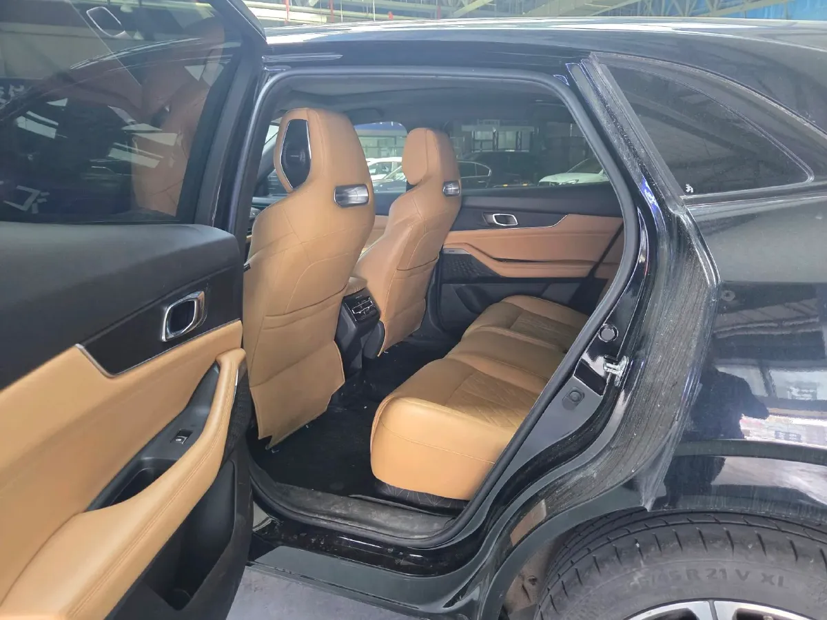 2021 ChangAn UNI-K 2.0T 233HP L4 8AT,autocango,china used car exporter,china ev exporter,chinese used car exporter,chinese used ev exporter