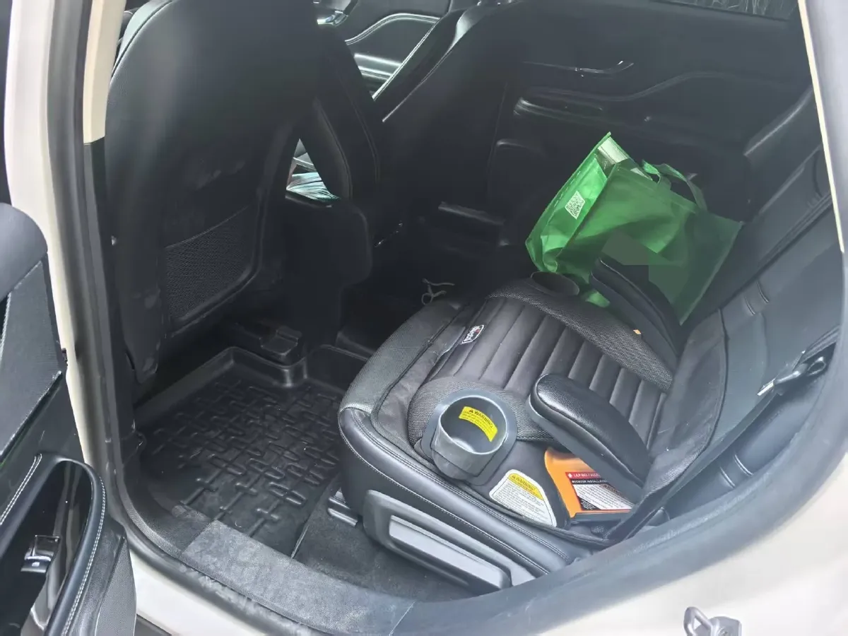 2023 Lincoln Corsair 2.0T 261HP L4 8AT,autocango,china used car exporter,china ev exporter,chinese used car exporter,chinese used ev exporter