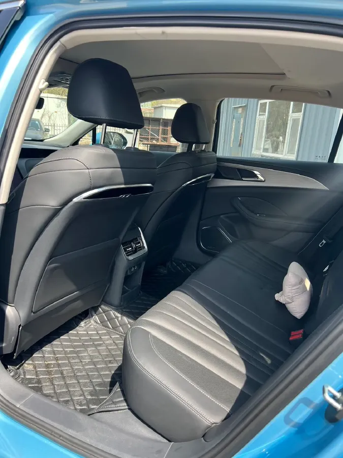 2023 HongQi H5 2.0T 224HP L4 8AT,autocango,china used car exporter,china ev exporter,chinese used car exporter,chinese used ev exporter