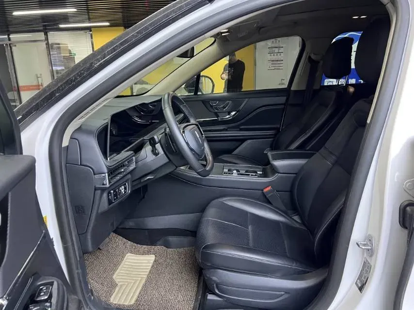 2023 Lincoln Corsair 2.0T 261HP L4 8AT,autocango,china used car exporter,china ev exporter,chinese used car exporter,chinese used ev exporter