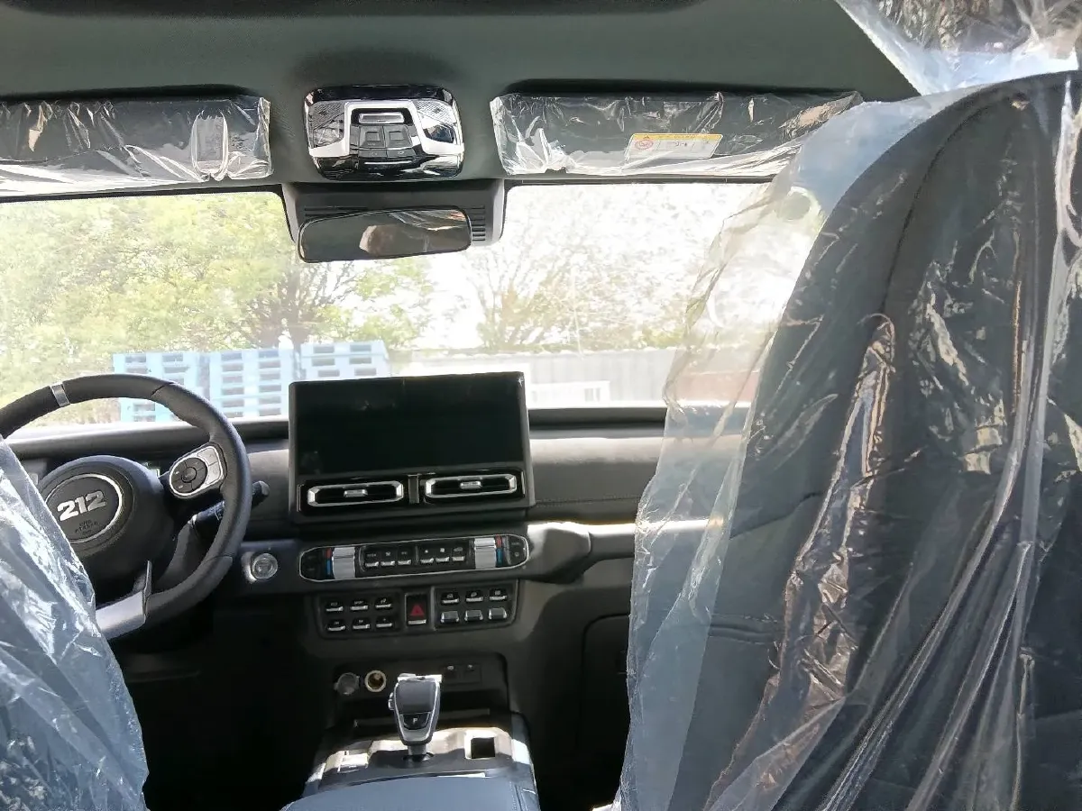 2025 212 212 T01 2.0T 252HP L4 8AT,autocango,china used car exporter,china ev exporter,chinese used car exporter,chinese used ev exporter