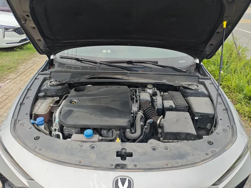 2022 ChangAn UNI-V 1.5T 188HP L4 7DCT,autocango,china used car exporter,china ev exporter,chinese used car exporter,chinese used ev exporter