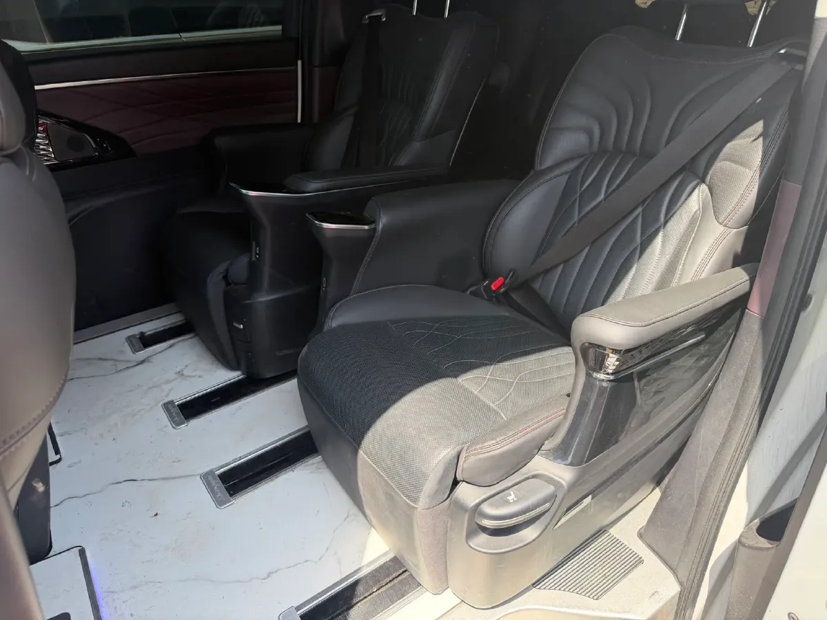 2024 GAC Trumpchi M8 2.0T 252HP L4 8AT,autocango,china used car exporter,china ev exporter,chinese used car exporter,chinese used ev exporter