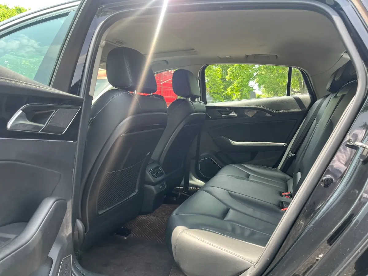 2019 HongQi H5 1.8T 180HP L4 6AT,autocango,china used car exporter,china ev exporter,chinese used car exporter,chinese used ev exporter