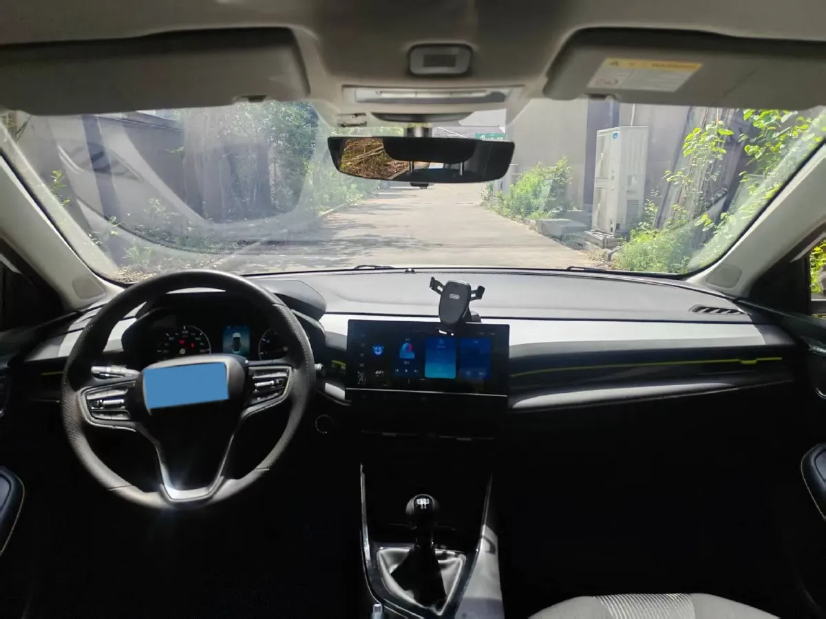 2021 Roewe i5 1.5L 120HP L4 5MT,autocango,china used car exporter,china ev exporter,chinese used car exporter,chinese used ev exporter