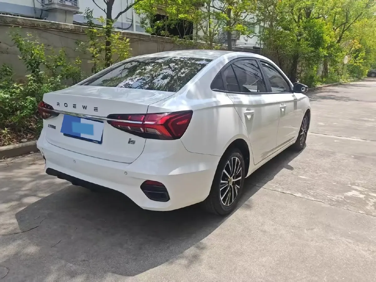 2021 Roewe i5 1.5L 120HP L4 5MT,autocango,china used car exporter,china ev exporter,chinese used car exporter,chinese used ev exporter