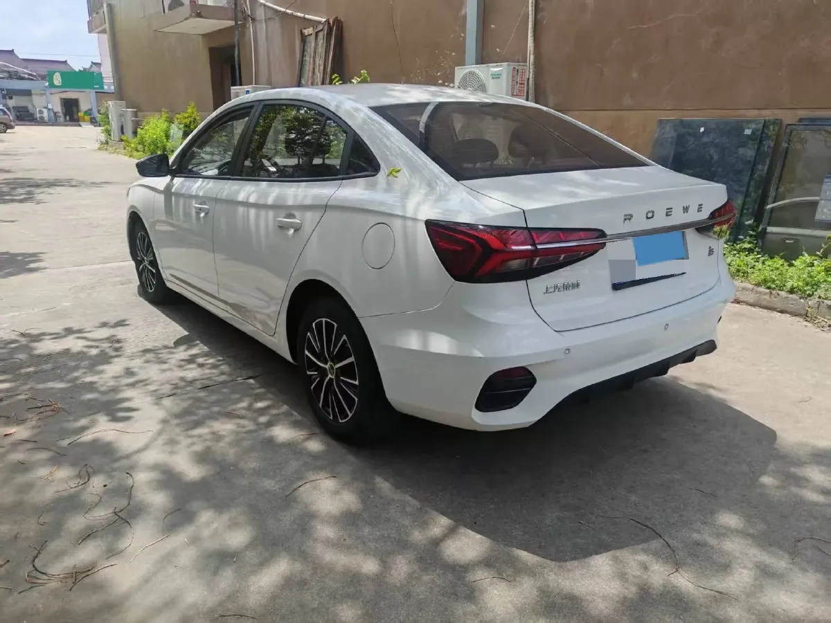 2021 Roewe i5 1.5L 120HP L4 5MT,autocango,china used car exporter,china ev exporter,chinese used car exporter,chinese used ev exporter