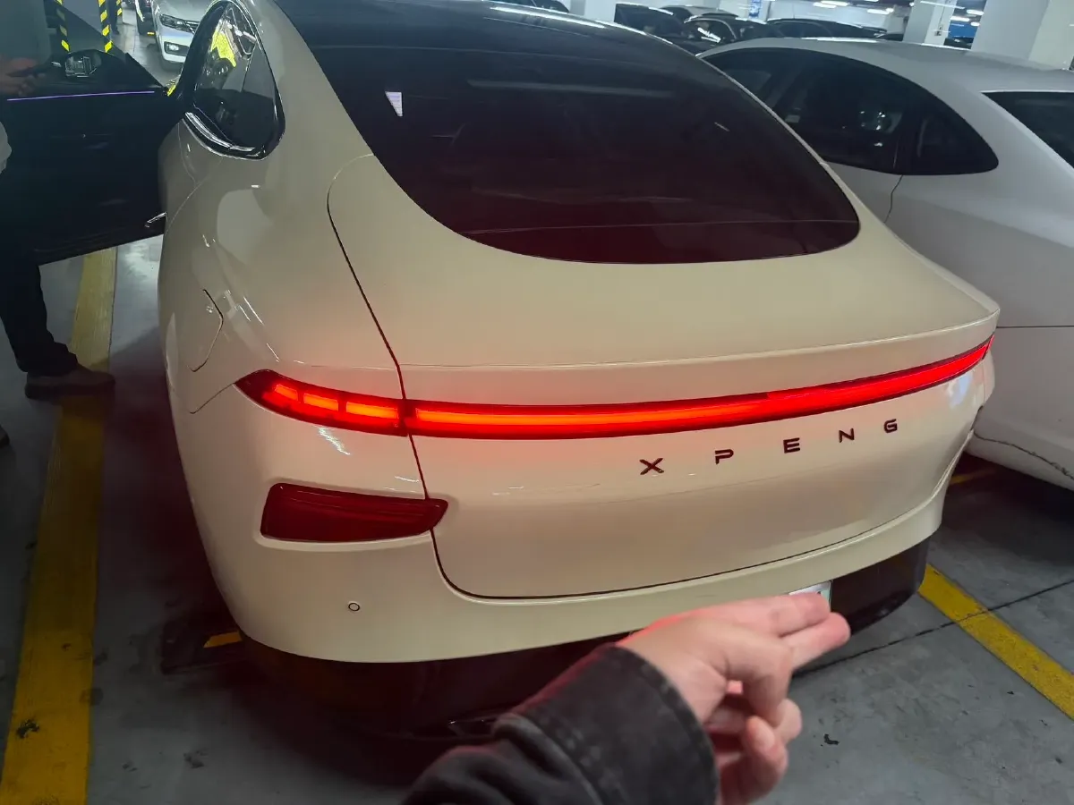 2020 Xpeng P7 BEV 70.8KWH,autocango,china used car exporter,china ev exporter,chinese used car exporter,chinese used ev exporter