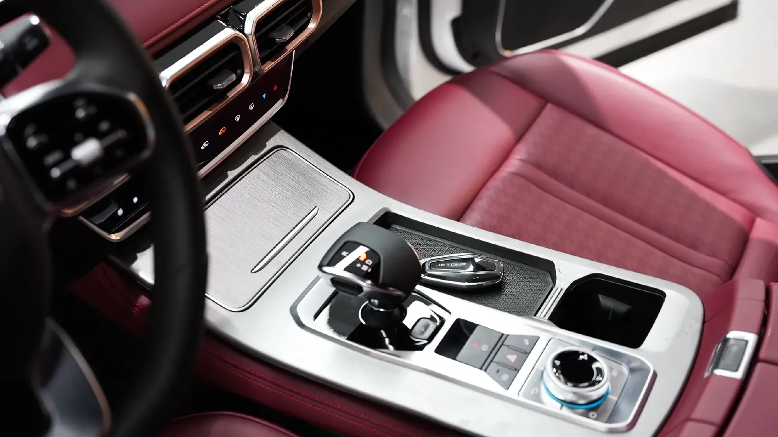 2025 Jetour X70 Plus 1.5T 156HP L4 6DCT,autocango,china used car exporter,china ev exporter,chinese used car exporter,chinese used ev exporter