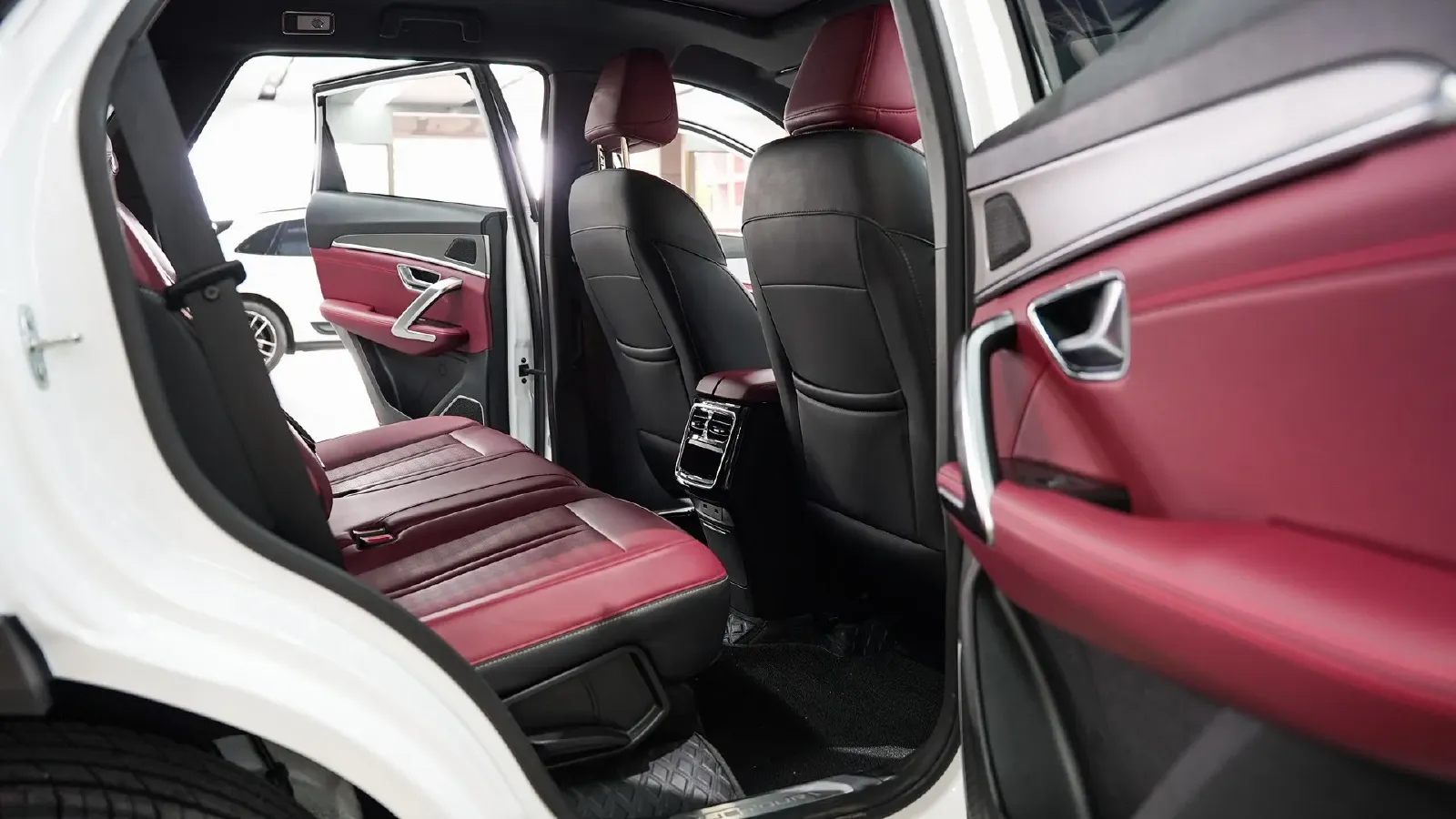 2025 Jetour X70 Plus 1.5T 156HP L4 6DCT,autocango,china used car exporter,china ev exporter,chinese used car exporter,chinese used ev exporter