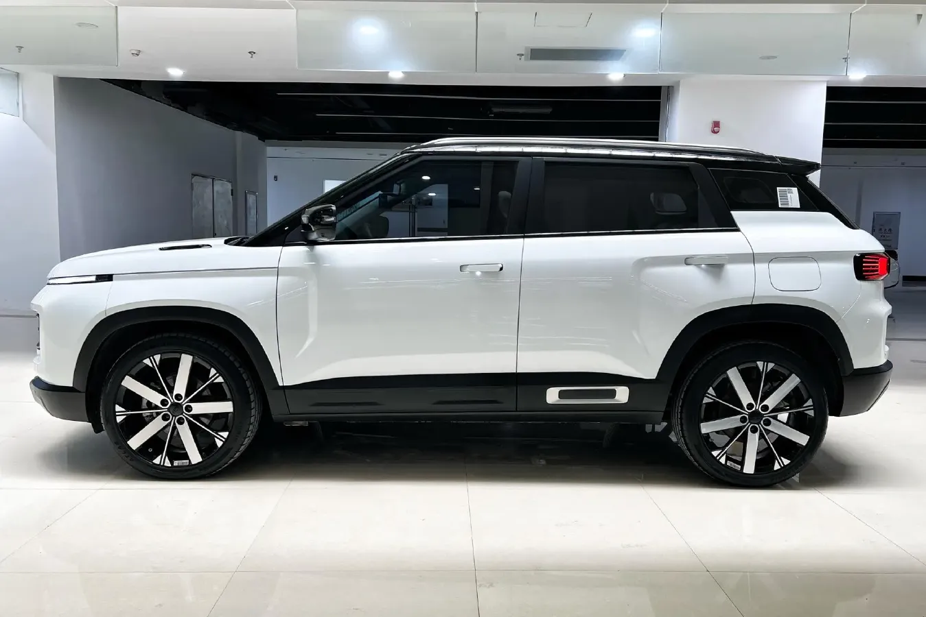 2023 Geely ICON 1.5T 181HP L4 7DCT,autocango,china used car exporter,china ev exporter,chinese used car exporter,chinese used ev exporter