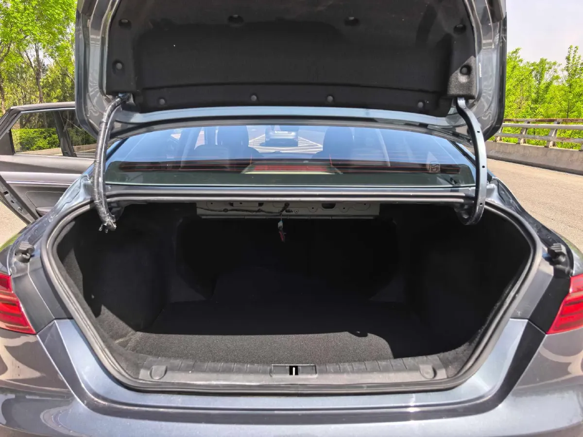 2020 Geely Binray 1.0T 133HP L3 6DCT,autocango,china used car exporter,china ev exporter,chinese used car exporter,chinese used ev exporter