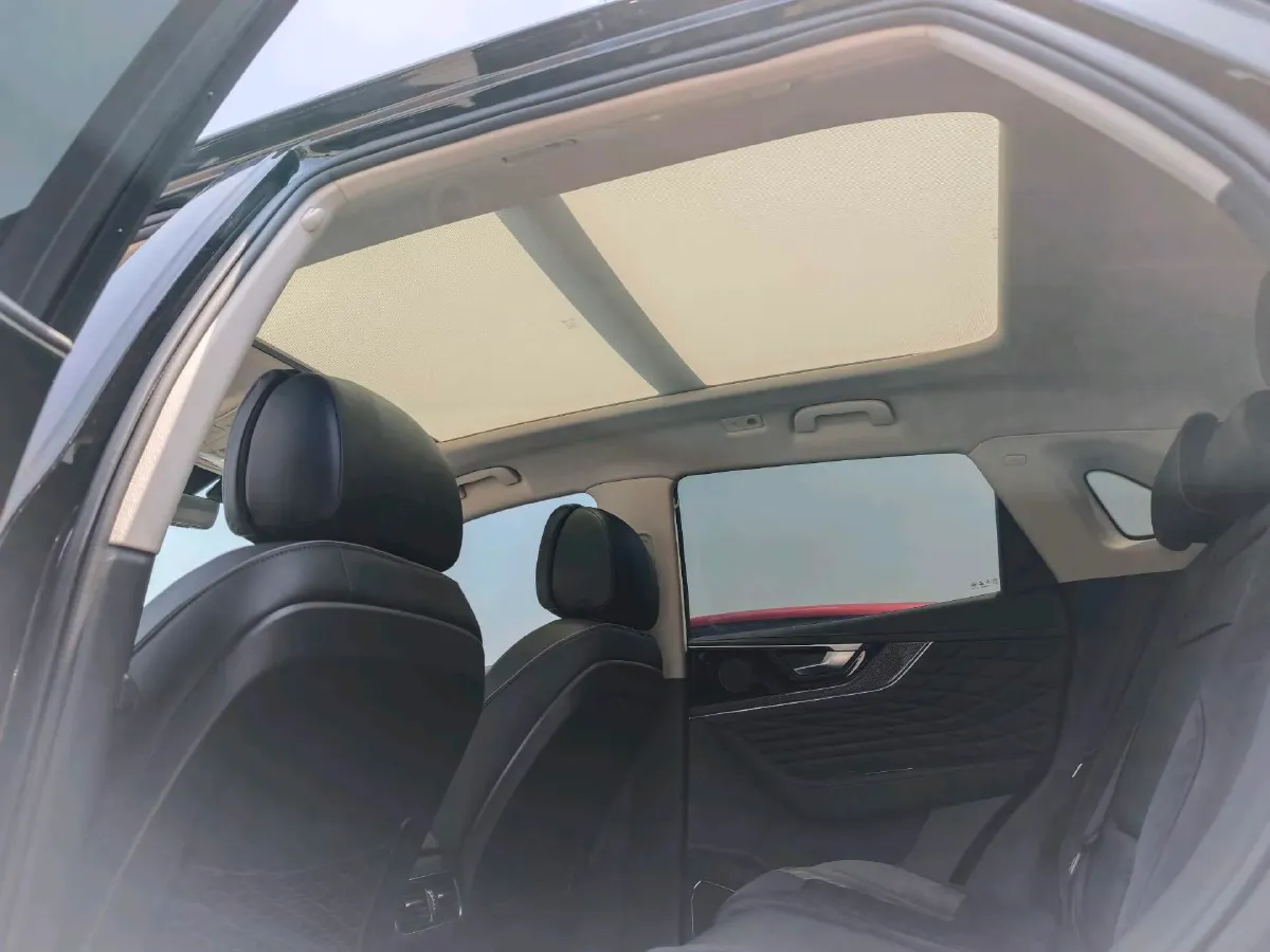 2022 HongQi HS5 2.0T 224HP L4 6AT,autocango,china used car exporter,china ev exporter,chinese used car exporter,chinese used ev exporter