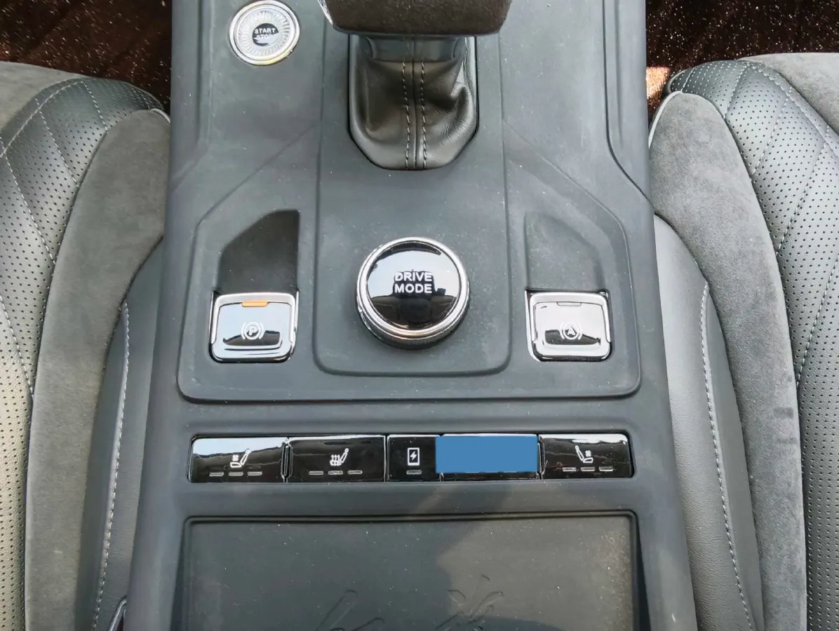 2022 HongQi HS5 2.0T 224HP L4 6AT,autocango,china used car exporter,china ev exporter,chinese used car exporter,chinese used ev exporter