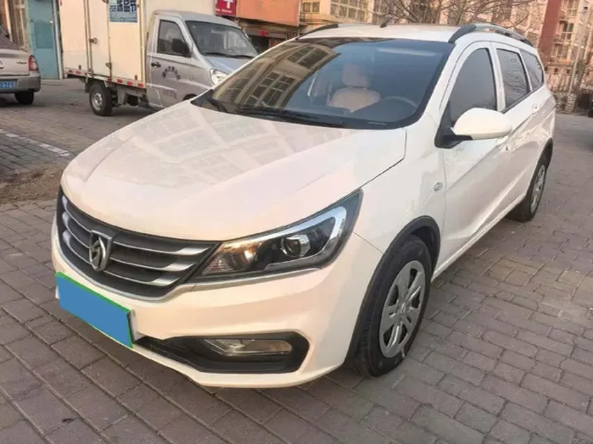 2017 BaoJun 310W 1.5L 112HP L4 6MT,autocango,china used car exporter,china ev exporter,chinese used car exporter,chinese used ev exporter