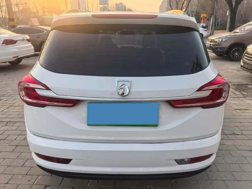 2017 BaoJun 310W 1.5L 112HP L4 6MT,autocango,china used car exporter,china ev exporter,chinese used car exporter,chinese used ev exporter