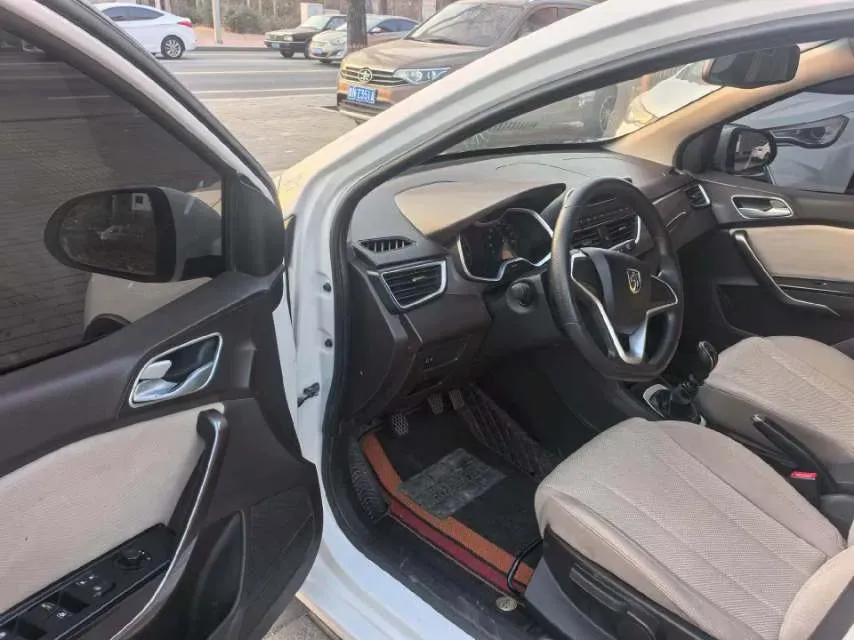 2017 BaoJun 310W 1.5L 112HP L4 6MT,autocango,china used car exporter,china ev exporter,chinese used car exporter,chinese used ev exporter