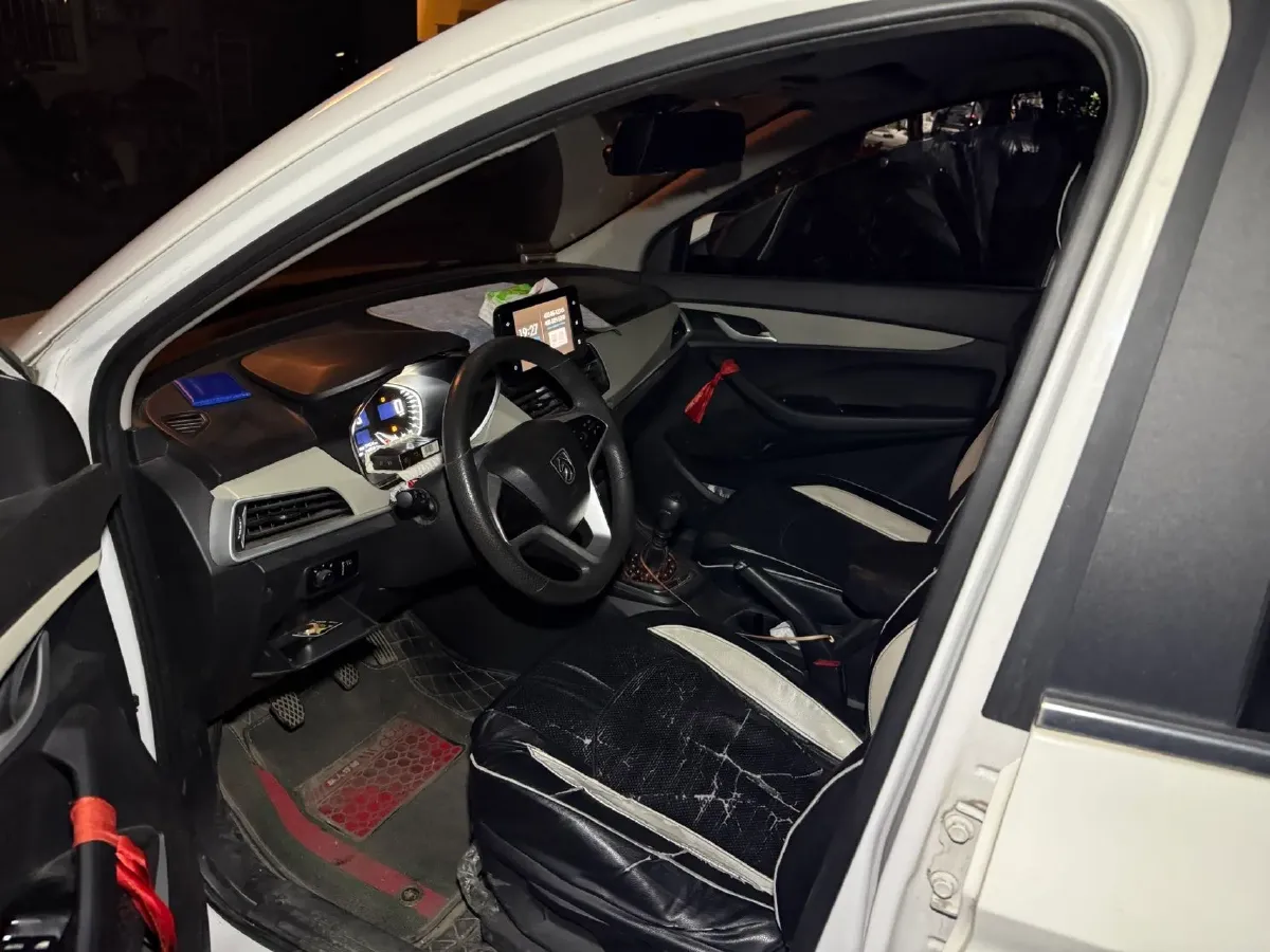 2021 BaoJun 360 1.5L 99HP L4 CVT,autocango,china used car exporter,china ev exporter,chinese used car exporter,chinese used ev exporter