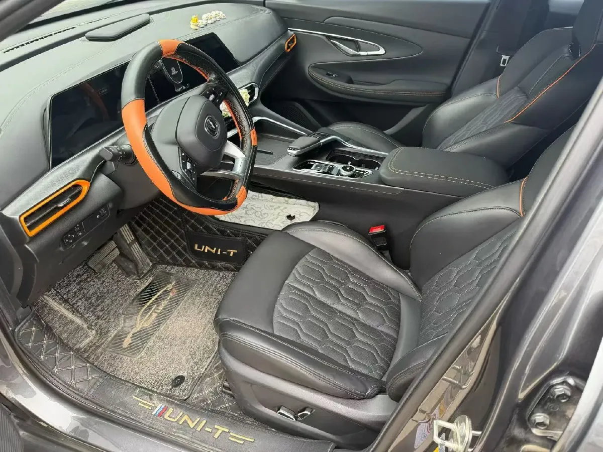 2022 ChangAn UNI-T 1.5T 188HP L4 7DCT,autocango,china used car exporter,china ev exporter,chinese used car exporter,chinese used ev exporter