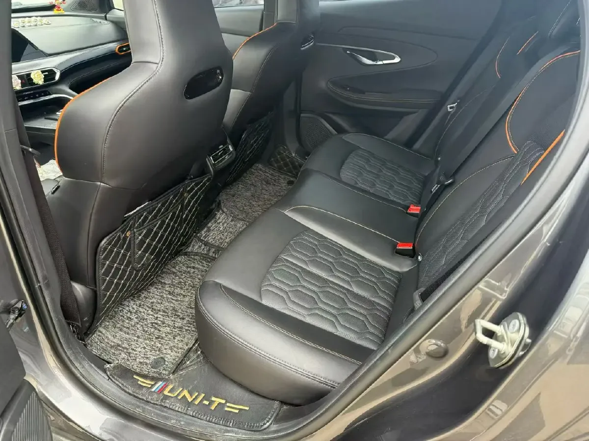 2022 ChangAn UNI-T 1.5T 188HP L4 7DCT,autocango,china used car exporter,china ev exporter,chinese used car exporter,chinese used ev exporter