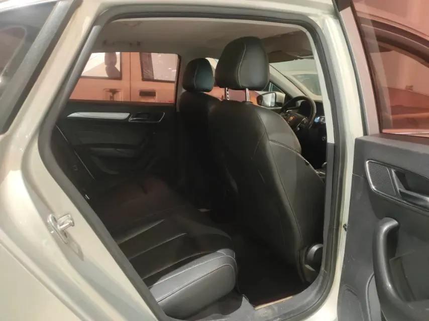 2017 Roewe i6 1.0T 125HP L3 2AT PHEV,autocango,china used car exporter,china ev exporter,chinese used car exporter,chinese used ev exporter