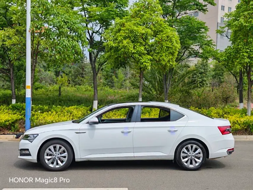 2021 Skoda Superb 1.4T 150HP L4 7DCT,autocango,china used car exporter,china ev exporter,chinese used car exporter,chinese used ev exporter