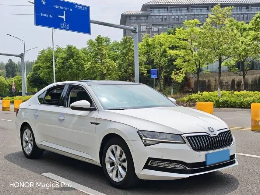 2021 Skoda Superb 1.4T 150HP L4 7DCT,autocango,china used car exporter,china ev exporter,chinese used car exporter,chinese used ev exporter