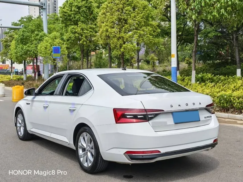 2021 Skoda Superb 1.4T 150HP L4 7DCT,autocango,china used car exporter,china ev exporter,chinese used car exporter,chinese used ev exporter