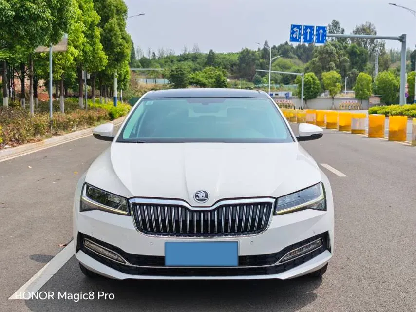 2021 Skoda Superb 1.4T 150HP L4 7DCT,autocango,china used car exporter,china ev exporter,chinese used car exporter,chinese used ev exporter