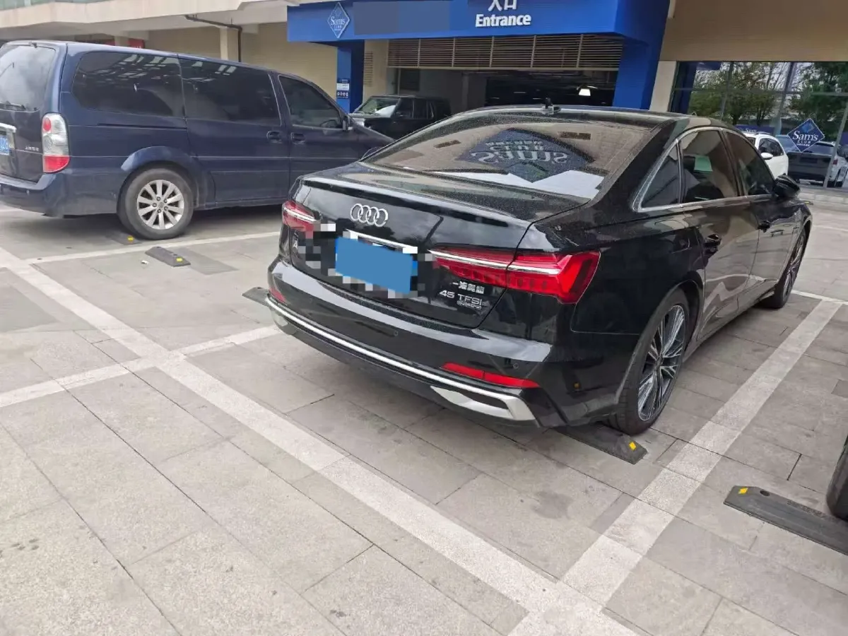 2024 Audi A6L 2.0T 245HP L4 7DCT,autocango,china used car exporter,china ev exporter,chinese used car exporter,chinese used ev exporter
