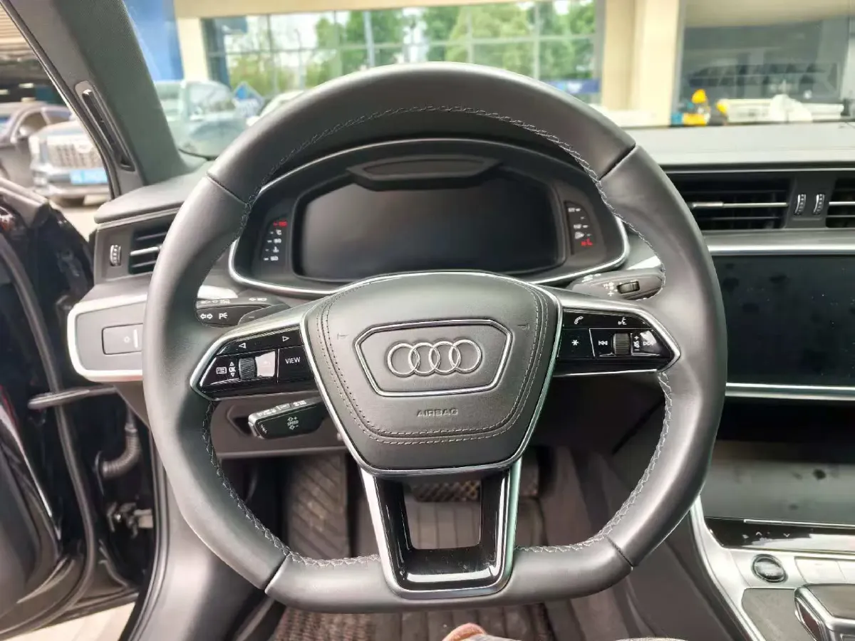 2024 Audi A6L 2.0T 245HP L4 7DCT,autocango,china used car exporter,china ev exporter,chinese used car exporter,chinese used ev exporter