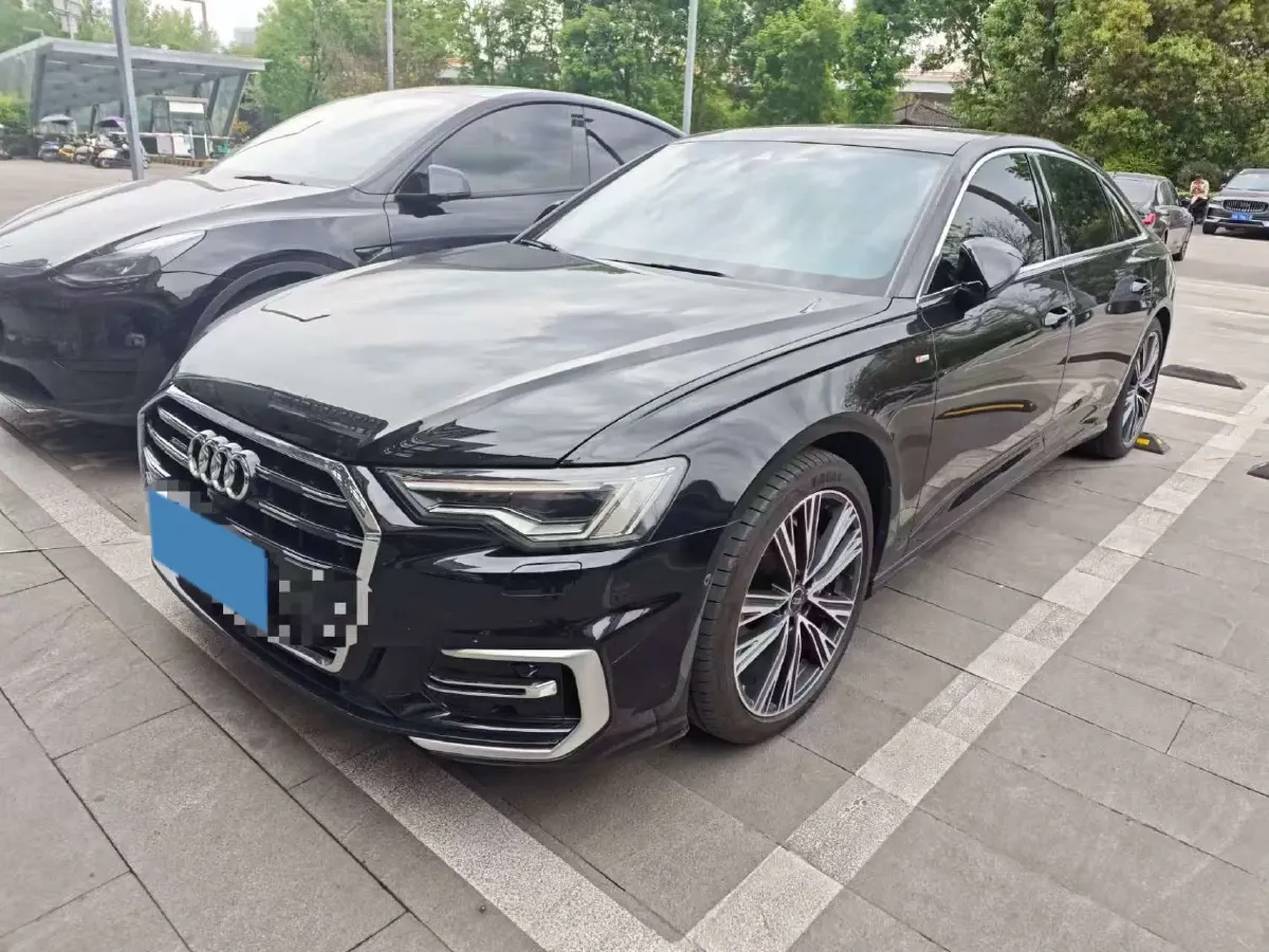2024 Audi A6L 2.0T 245HP L4 7DCT,autocango,china used car exporter,china ev exporter,chinese used car exporter,chinese used ev exporter