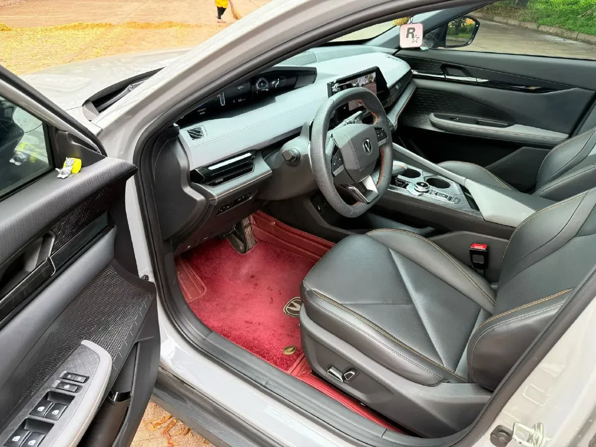 2023 ChangAn UNI-V 1.5T 188HP L4 7DCT,autocango,china used car exporter,china ev exporter,chinese used car exporter,chinese used ev exporter