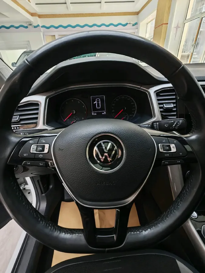 2021 Volkswagen T-Roc 1.4T 150HP L4 7DCT,autocango,china used car exporter,china ev exporter,chinese used car exporter,chinese used ev exporter