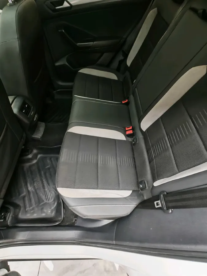 2021 Volkswagen T-Roc 1.4T 150HP L4 7DCT,autocango,china used car exporter,china ev exporter,chinese used car exporter,chinese used ev exporter