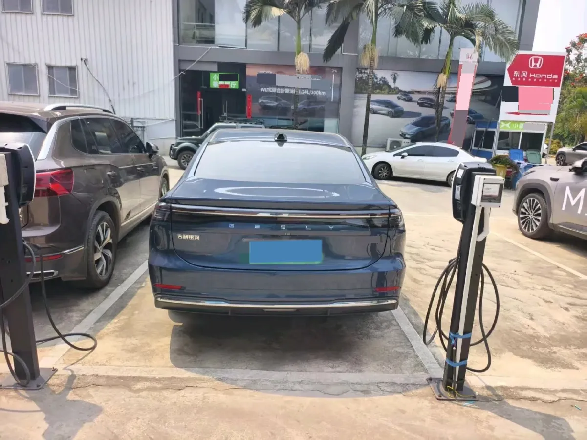 2025 Geely Galaxy A7 1.5L 112HP L4 1DHT PHEV,autocango,china used car exporter,china ev exporter,chinese used car exporter,chinese used ev exporter