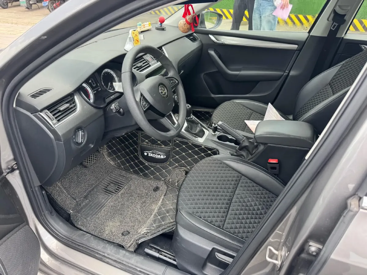 2019 Skoda Octavia 1.4T 150HP L4 7DCT,autocango,china used car exporter,china ev exporter,chinese used car exporter,chinese used ev exporter